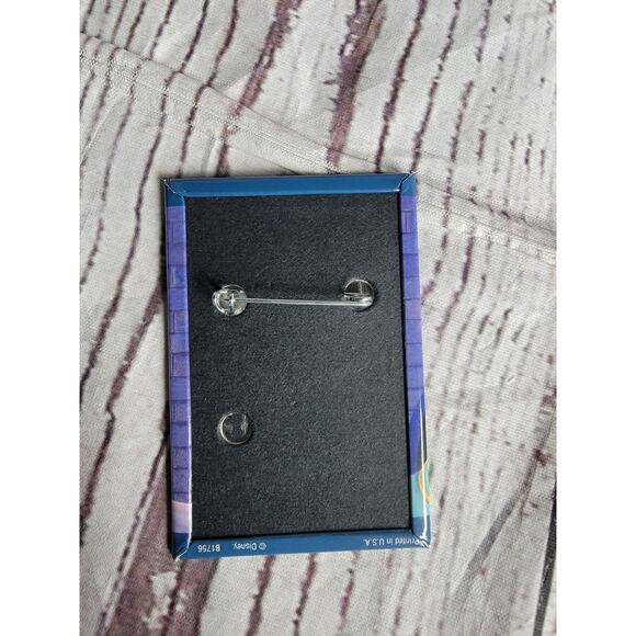 Vintage 1997 Disney Sleeping Beauty Home Video Promo Button Pin - Picture 3 of 3